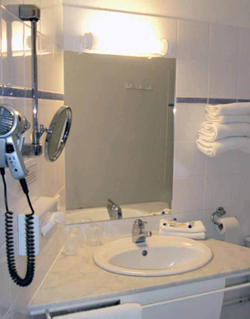 Les Colonnes Strasbourg Zenith Hotel Eckbolsheim Luaran gambar